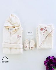 Pamira Bathrobe Set