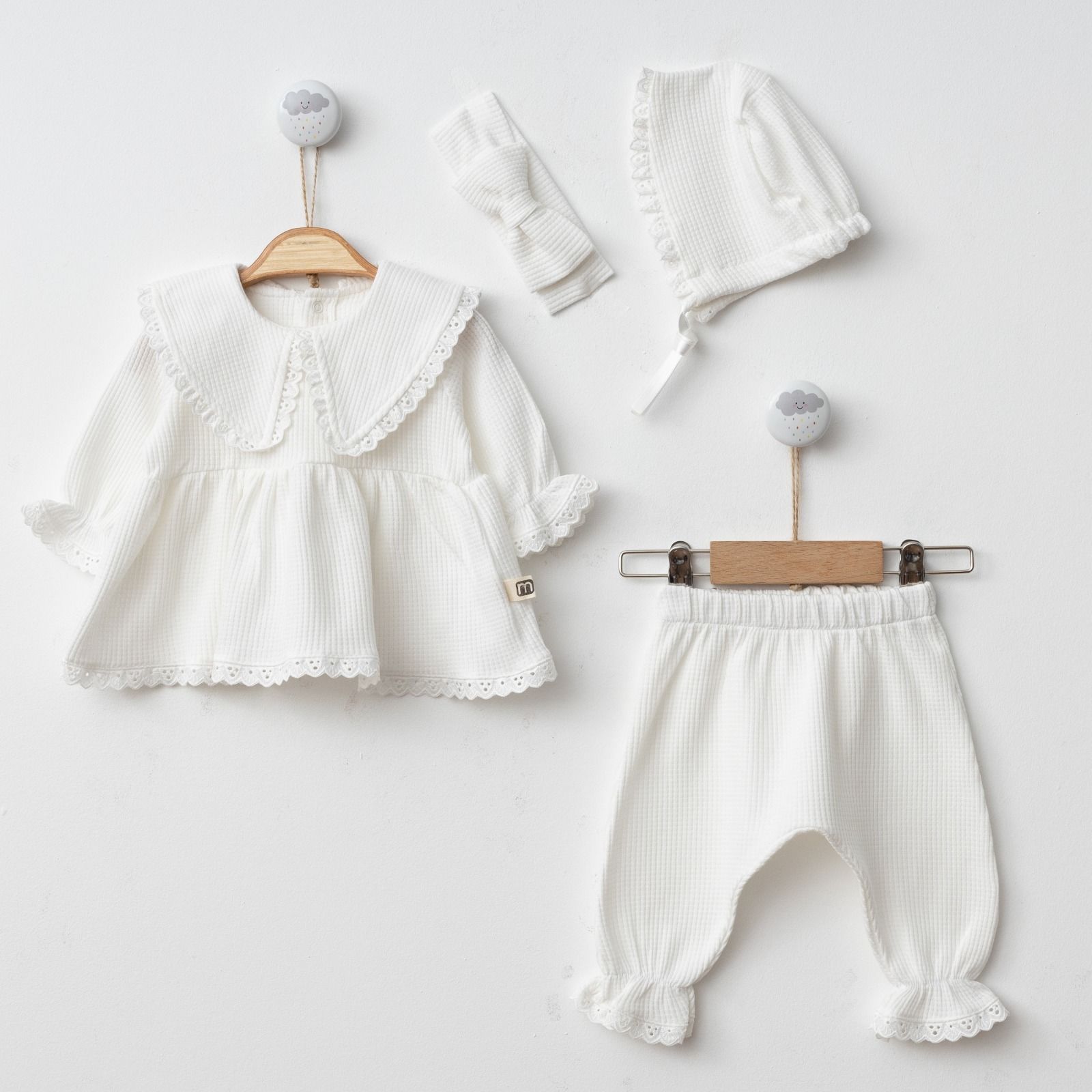 Üçgen Yakalı Takım