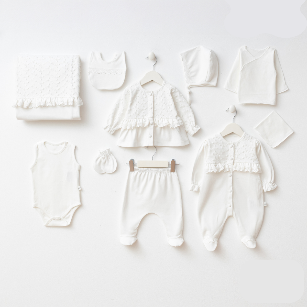 Kabartmalı Dantel Detaylı 10'lu Hastane Seti