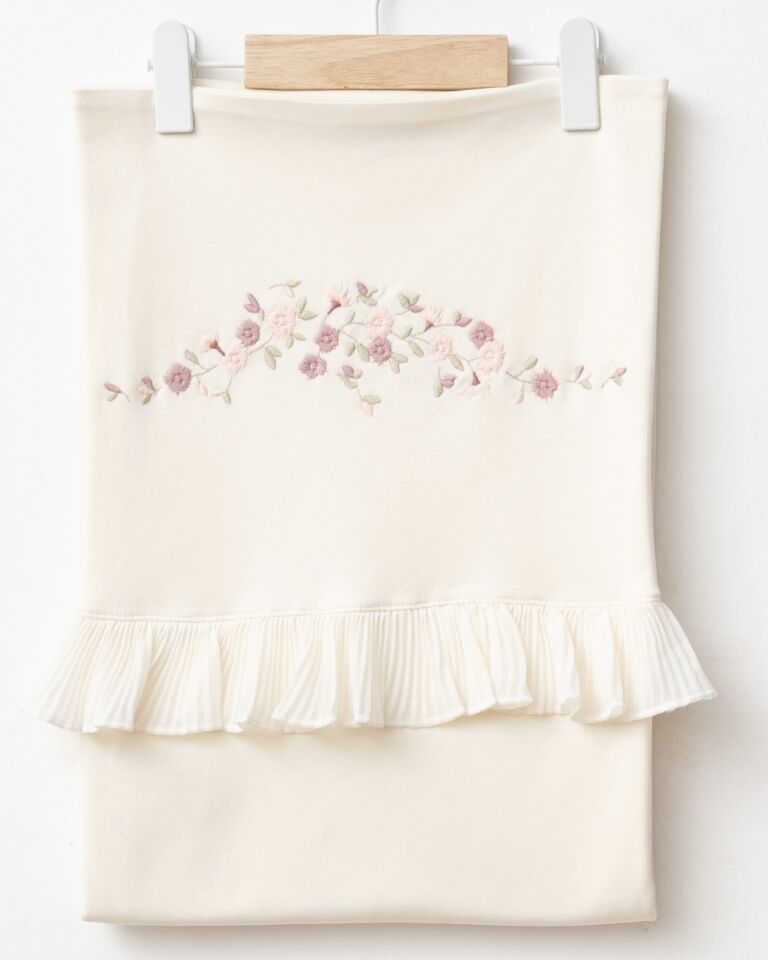 Çiçek Nakışlı Plise Detaylı Çift Katlı Battaniye Natural