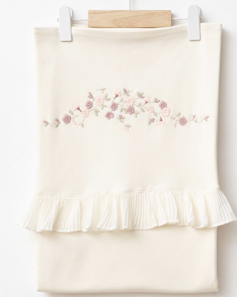 Çiçek Nakışlı Plise Detaylı Çift Katlı Battaniye Natural