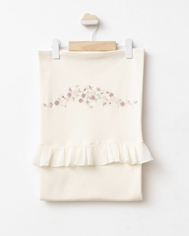 Çiçek Nakışlı Plise Detaylı Çift Katlı Battaniye Natural