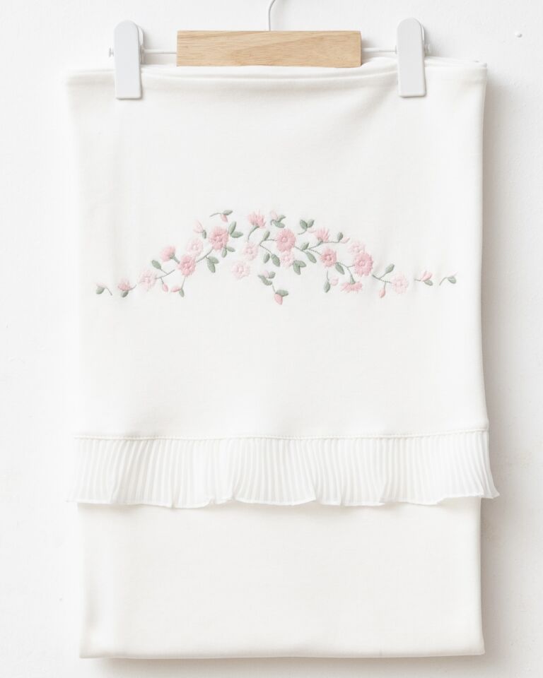 Çiçek Nakışlı Plise Detaylı Çift Katlı Battaniye